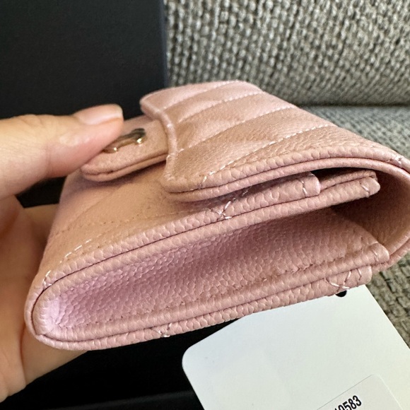 NEW CHANEL 24K Light Pink Caviar GHW Quilted Classic Snap Card Holder w/ receipt - Picture 6 of 14